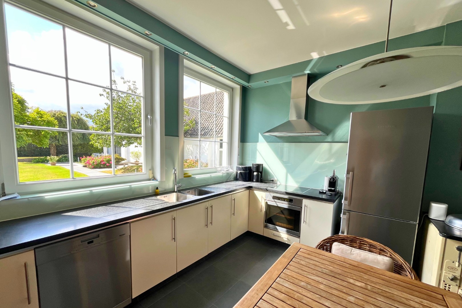 Exklusive modernistische Villa mit der Signatur des Architekten Arthur Degeyter.